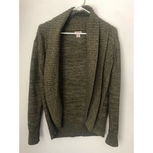 BARELY WORN cardigan sweater